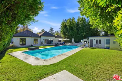 13201 Bloomfield St, Sherman Oaks, CA 91423 - Photo 1