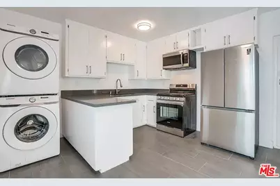 869 Glenway Dr ##3, Inglewood, CA 90302 - Photo 1