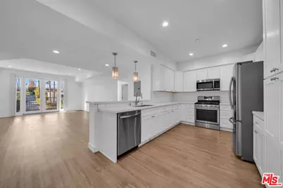 4114 Vantage Ave #204, Studio City, CA 91604 - Photo 1