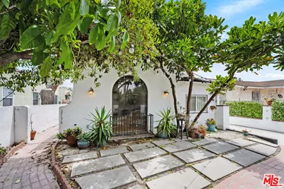 2736 S Cloverdale Ave, Los Angeles, CA 90016 - Photo 1