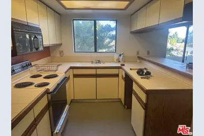 5000 S Centinela Ave #243, Los Angeles, CA 90066 - Photo 1