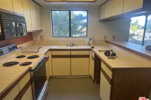 5000 S Centinela Ave, Los Angeles, CA 90066 - Photo 1