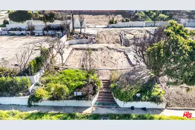 588 Radcliffe Ave, Pacific Palisades, CA 90272 - Photo 1