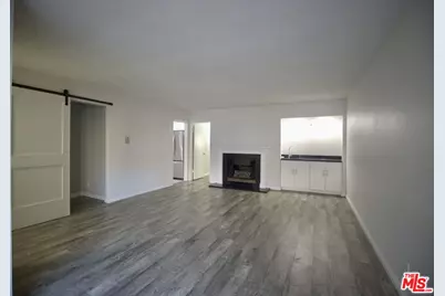 1033 6th St #302, Santa Monica, CA 90403 - Photo 1