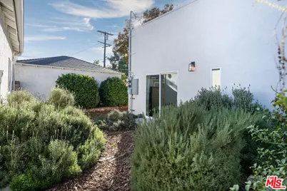 6461 Whitman Ave, Lake Balboa, CA 91406 - Photo 1