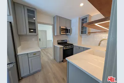 1015 Granville Ave, Los Angeles, CA 90049 - Photo 1