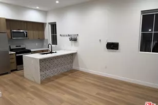 1733 S Barrington Ave, Los Angeles, CA 90025 - Photo 1