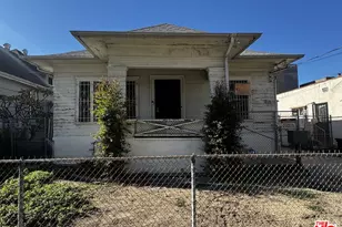 1025 S Kenmore Ave, Los Angeles, CA 90006 - Photo 1
