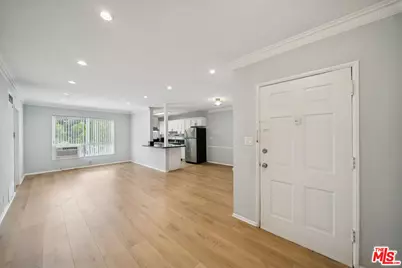 1270 N Havenhurst Dr #12, West Hollywood, CA 90046 - Photo 1