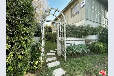 1868 10th St, Santa Monica, CA 90404 - Photo 1