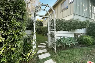 1868 10th St, Santa Monica, CA 90404 - Photo 1