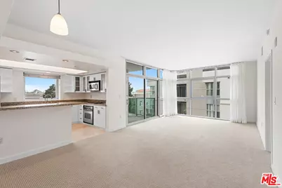 13700 Marina Pointe Dr #517, Marina del Rey, CA 90292 - Photo 1
