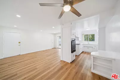 842 Westbourne Dr #8, West Hollywood, CA 90069 - Photo 1