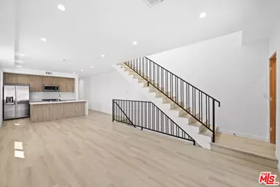 2123 S Cloverdale Ave #1, Los Angeles, CA 90016 - Photo 1