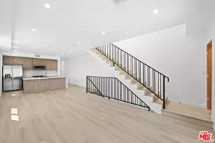 2123 S Cloverdale Ave, Los Angeles, CA 90016 - Photo 1