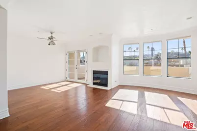 12026 Hoffman St #303, Studio City, CA 91604 - Photo 1