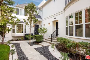 422 Smithwood Dr, Beverly Hills, CA 90212 - Photo 1