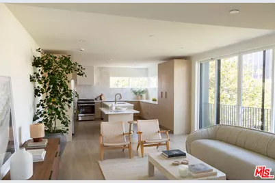 6541 De Longpre Ave, Los Angeles, CA 90028 - Photo 1