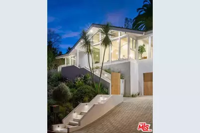 2221 Bowmont Dr, Beverly Hills, CA 90210 - Photo 1