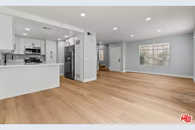 18812 Vista Del Canon #D, Newhall, CA 91321 - Photo 1