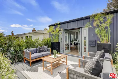 2815 S Holt Ave, Los Angeles, CA 90034 - Photo 1