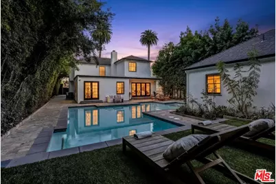 725 N Doheny Dr, Beverly Hills, CA 90210 - Photo 1