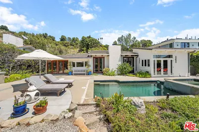 2529 Pesquera Dr, Los Angeles, CA 90049 - Photo 1