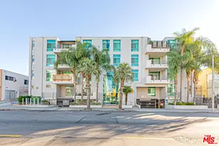 332 S Oxford Ave, Los Angeles, CA 90020 - Photo 1