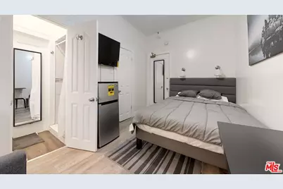 647 18th St #210, Los Angeles, CA 90015 - Photo 1