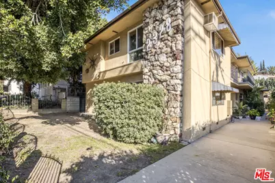 2328 N Beachwood Dr, Los Angeles, CA 90068 - Photo 1