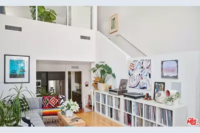 742 N Hudson Ave #2, Los Angeles, CA 90038 - Photo 1