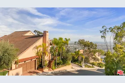 1888 N Crescent Heights Blvd, Los Angeles, CA 90069 - Photo 1