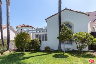 146 N Citrus Ave, Los Angeles, CA 90036 - Photo 1