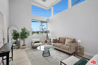 541 Rose Ave #Loft, Venice, CA 90291 - Photo 1