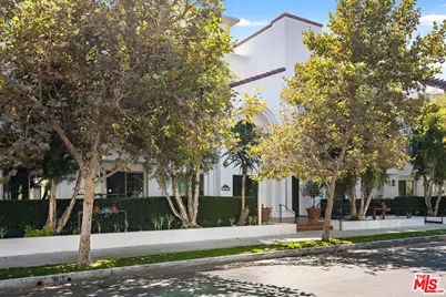 10648 Woodbridge St #105, Toluca Lake, CA 91602 - Photo 1