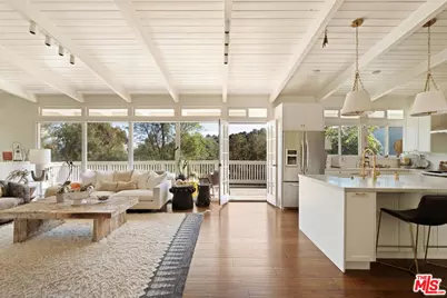 15075 Rayneta Dr, Sherman Oaks, CA 91403 - Photo 1