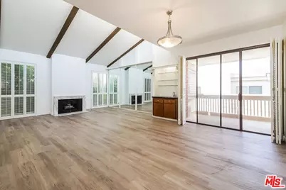 11805 Mayfield Ave #305, Los Angeles, CA 90049 - Photo 1