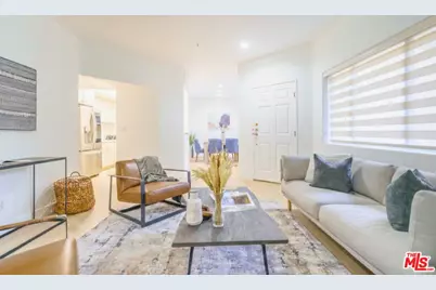 861 S Windsor Blvd #103, Los Angeles, CA 90005 - Photo 1