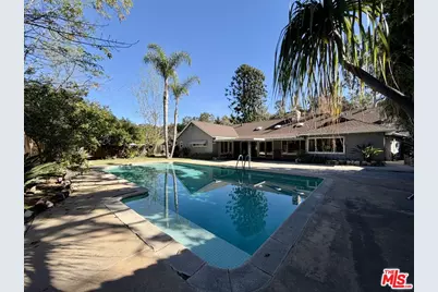 3957 Woodfield Dr, Sherman Oaks, CA 91403 - Photo 1