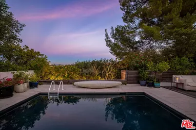 8704 Hollywood Hills Rd, Los Angeles, CA 90046 - Photo 1