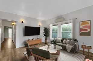 2717 S Harvard Blvd, Los Angeles, CA 90018 - Photo 1