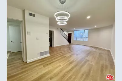 1010 4th St #5, Santa Monica, CA 90403 - Photo 1