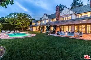 807 N Crescent Dr, Beverly Hills, CA 90210 - Photo 1