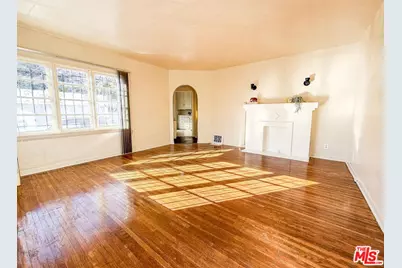 3427 12th Ave, Los Angeles, CA 90018 - Photo 1