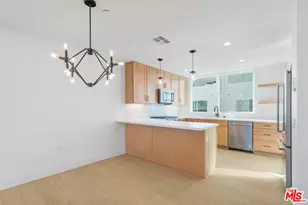 11224 W Victory Blvd, North Hollywood, CA 91606 - Photo 1