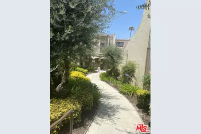 18417 Collins St #A, Tarzana, CA 91356 - Photo 1