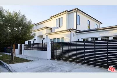 18911 Hatteras St, Tarzana, CA 91356 - Photo 1