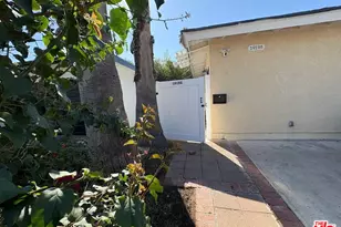 19198 Erwin St, Tarzana, CA 91335 - Photo 1
