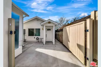 10953 Whitegate Ave, Sunland, CA 91040 - Photo 1