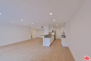 136 S Palm Dr, Beverly Hills, CA 90212 - Photo 1